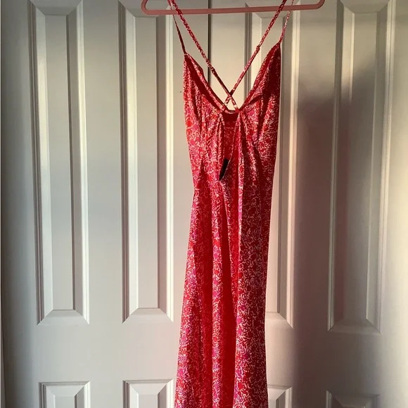 NWOT Vici RUBY FLORAL SATIN SLIP MIDI DRESS - Picture 12 of 16